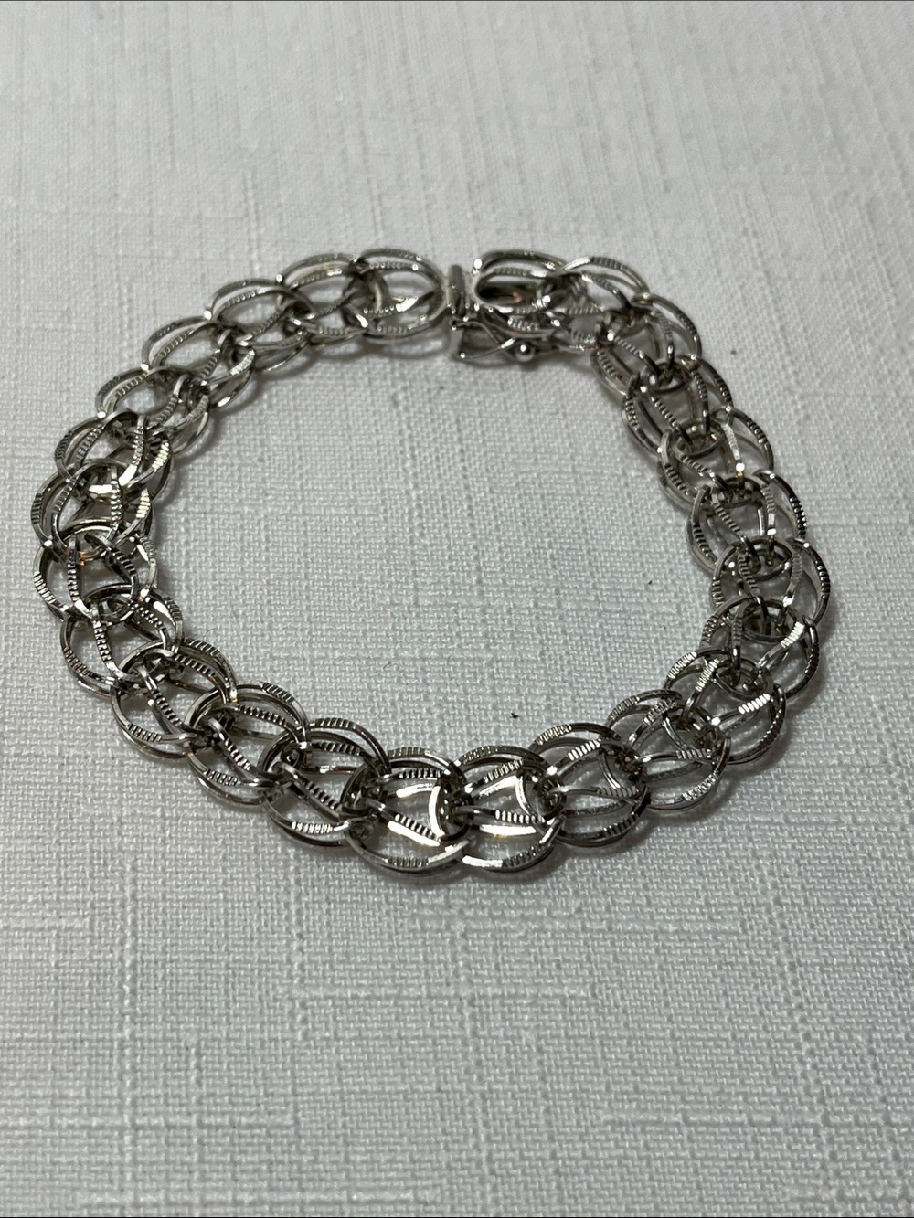 Sterling Silver Linked Chain Bracelet - Classic Style
Can add charms